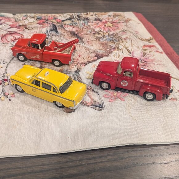 3 1:43 Scale Model Cars by Ertl and Road Champs Very rare see description - Picture 1 of 10